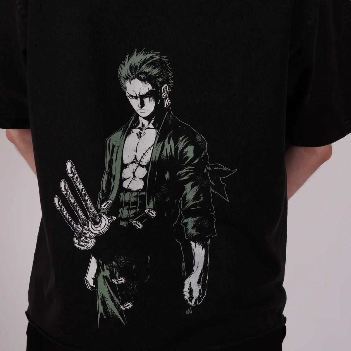 Černé oversized tričko Yugymo s potiskem Zora z One Piece