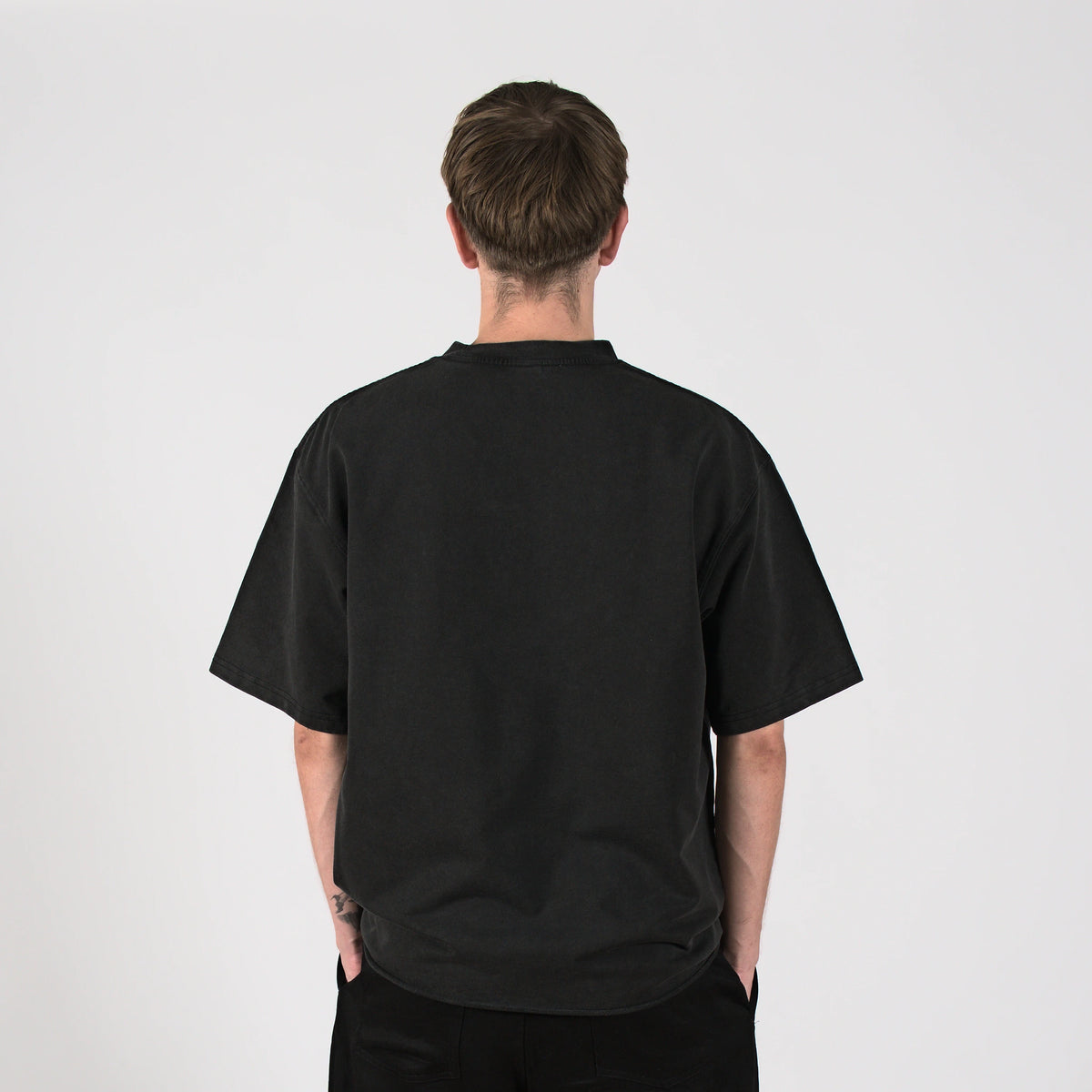 model:Model měří 178 cm a má velikost S