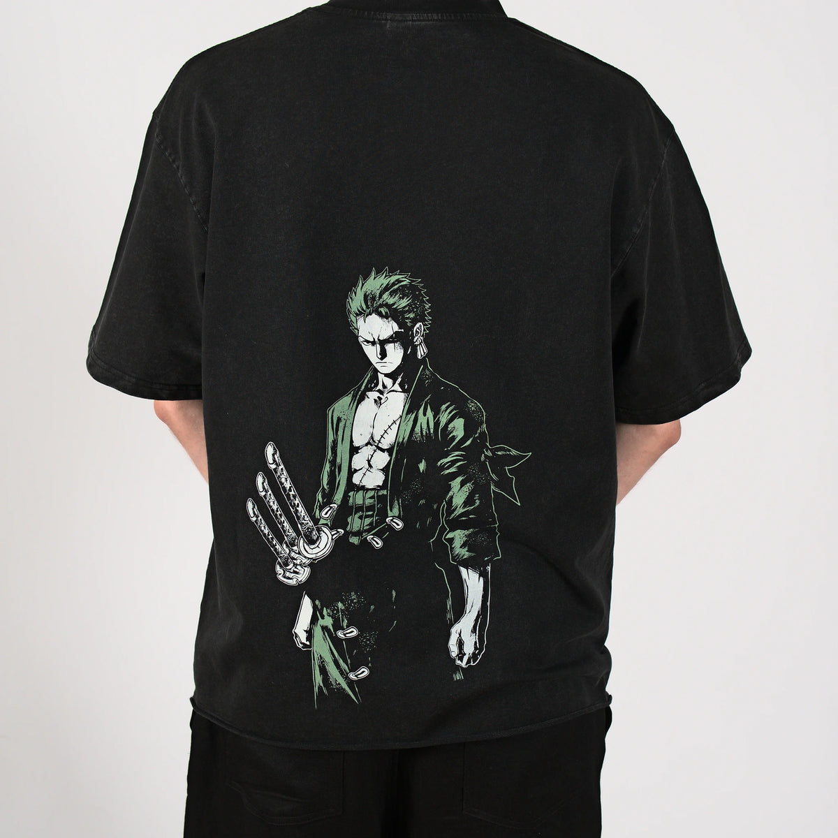 model:Model měří 178 cm a má velikost S