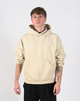 model:Model měří 178 cm a má velikost S